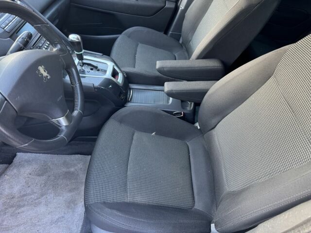 Пежо 5008 2011 в Немирове на Automoto.ua Серый Пежо 5008, объемом двигателя 1.6 л и пробегом 170 тыс. км за 5500 $, фото 7 на Automoto.ua