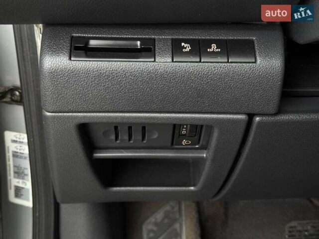 Серый Пежо 5008, объемом двигателя 1.6 л и пробегом 232 тыс. км за 6600 $, фото 24 на Automoto.ua