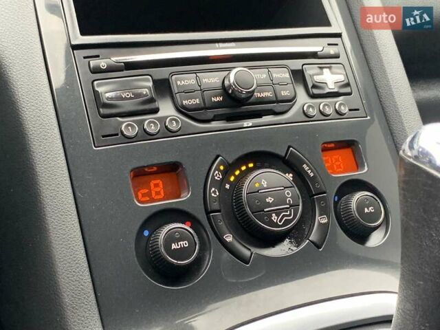 Серый Пежо 5008, объемом двигателя 1.6 л и пробегом 276 тыс. км за 7999 $, фото 52 на Automoto.ua