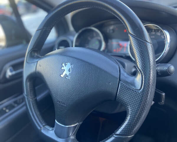 Серый Пежо 5008, объемом двигателя 1.6 л и пробегом 191 тыс. км за 7850 $, фото 39 на Automoto.ua