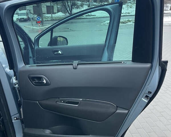 Серый Пежо 5008, объемом двигателя 1.6 л и пробегом 188 тыс. км за 6999 $, фото 18 на Automoto.ua