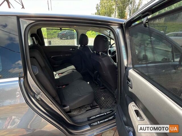 Сірий Пежо 5008, об'ємом двигуна 1.6 л та пробігом 235 тис. км за 7999 $, фото 15 на Automoto.ua