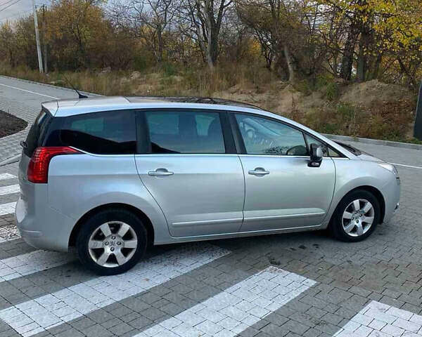 Серый Пежо 5008, объемом двигателя 1.6 л и пробегом 230 тыс. км за 9500 $, фото 6 на Automoto.ua