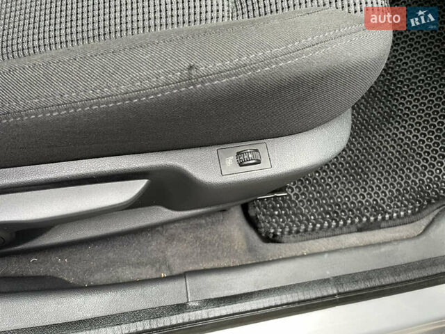 Серый Пежо 5008, объемом двигателя 2 л и пробегом 218 тыс. км за 8600 $, фото 25 на Automoto.ua