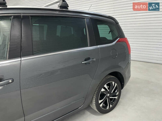 Серый Пежо 5008, объемом двигателя 1.6 л и пробегом 211 тыс. км за 9800 $, фото 10 на Automoto.ua