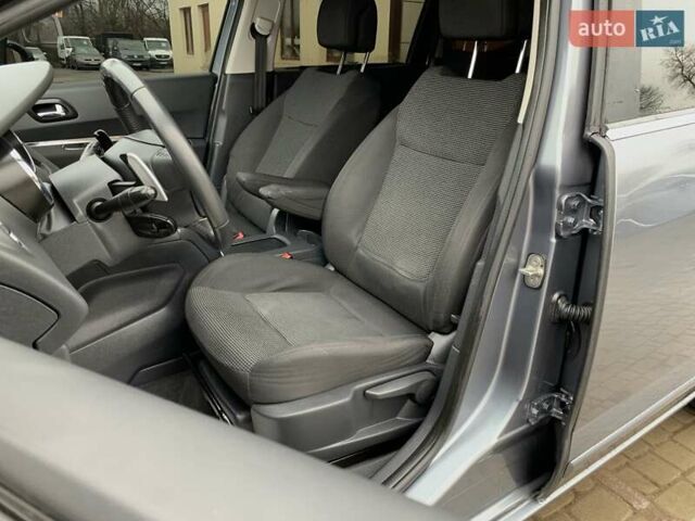 Серый Пежо 5008, объемом двигателя 1.6 л и пробегом 276 тыс. км за 7999 $, фото 24 на Automoto.ua