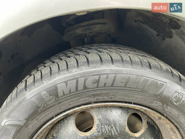 Серый Пежо 5008, объемом двигателя 2 л и пробегом 218 тыс. км за 8600 $, фото 9 на Automoto.ua