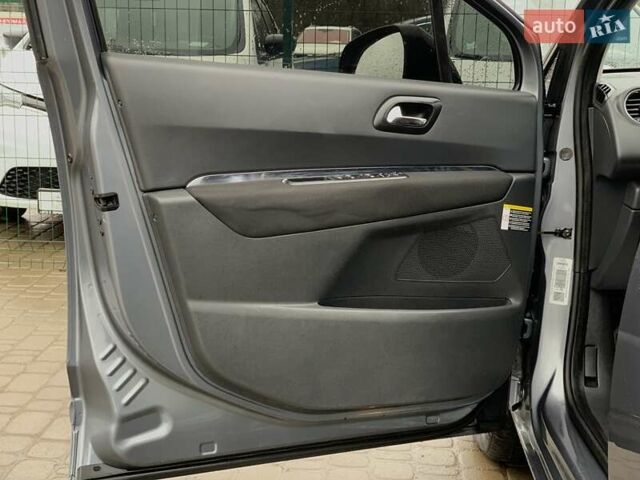 Серый Пежо 5008, объемом двигателя 1.6 л и пробегом 276 тыс. км за 7999 $, фото 22 на Automoto.ua