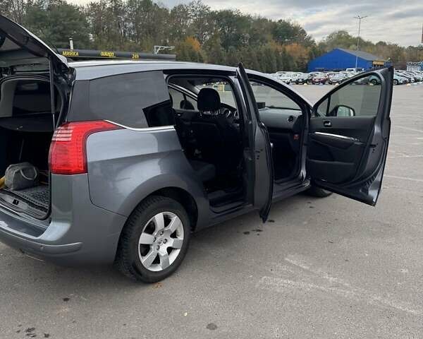 Серый Пежо 5008, объемом двигателя 1.56 л и пробегом 238 тыс. км за 6700 $, фото 1 на Automoto.ua