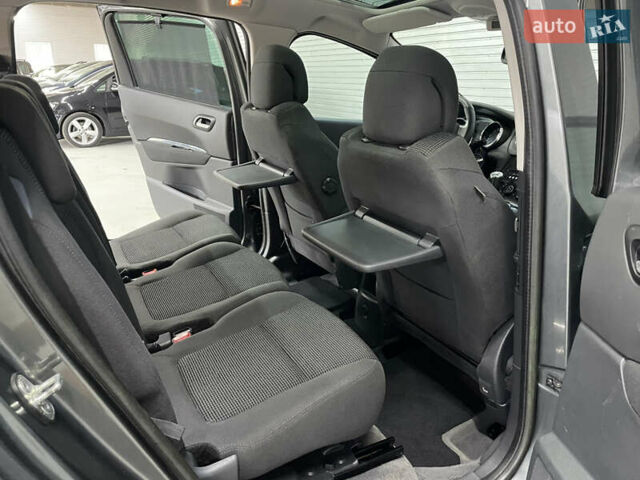 Серый Пежо 5008, объемом двигателя 1.6 л и пробегом 211 тыс. км за 9800 $, фото 44 на Automoto.ua