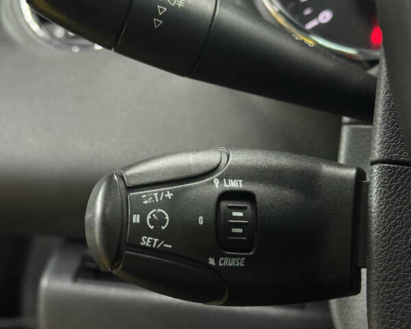 Серый Пежо 5008, объемом двигателя 2 л и пробегом 258 тыс. км за 9700 $, фото 12 на Automoto.ua