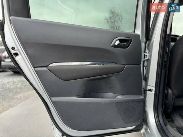 Серый Пежо 5008, объемом двигателя 1.6 л и пробегом 232 тыс. км за 6600 $, фото 35 на Automoto.ua