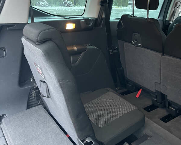 Серый Пежо 5008, объемом двигателя 1.6 л и пробегом 188 тыс. км за 6999 $, фото 16 на Automoto.ua