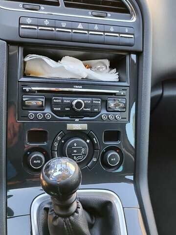 Серый Пежо 5008, объемом двигателя 1.6 л и пробегом 180 тыс. км за 8100 $, фото 31 на Automoto.ua