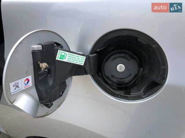 Серый Пежо 5008, объемом двигателя 1.6 л и пробегом 217 тыс. км за 6500 $, фото 37 на Automoto.ua