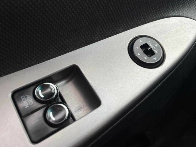 Серый Пежо 5008, объемом двигателя 2 л и пробегом 302 тыс. км за 8990 $, фото 14 на Automoto.ua