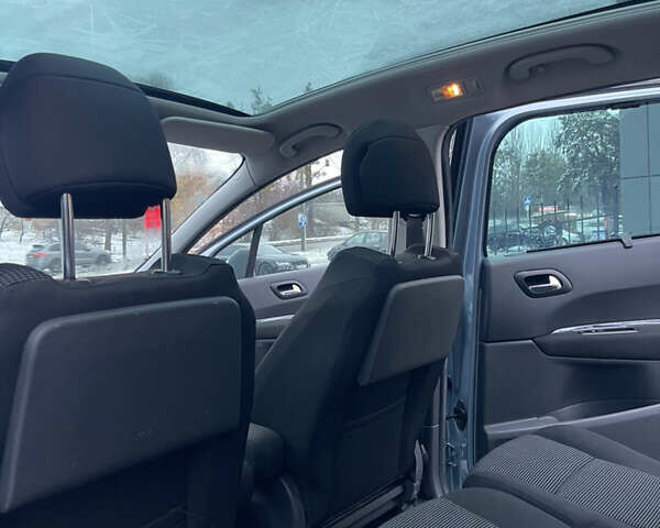 Серый Пежо 5008, объемом двигателя 1.6 л и пробегом 188 тыс. км за 6999 $, фото 25 на Automoto.ua