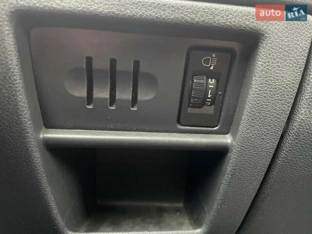 Серый Пежо 5008, объемом двигателя 2 л и пробегом 302 тыс. км за 8990 $, фото 17 на Automoto.ua