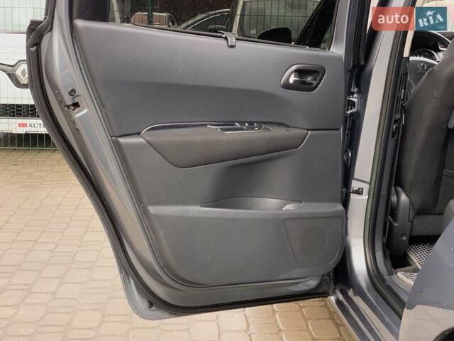 Серый Пежо 5008, объемом двигателя 1.6 л и пробегом 276 тыс. км за 7999 $, фото 25 на Automoto.ua