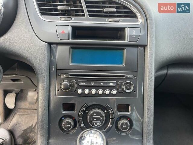 Серый Пежо 5008, объемом двигателя 1.6 л и пробегом 250 тыс. км за 6600 $, фото 6 на Automoto.ua