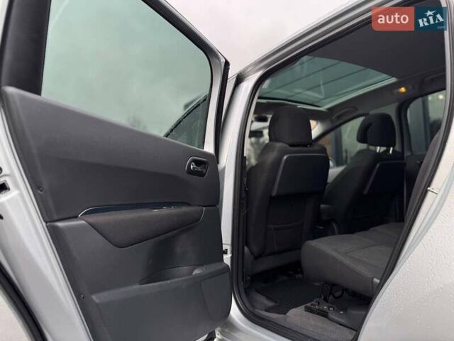 Серый Пежо 5008, объемом двигателя 1.6 л и пробегом 232 тыс. км за 6600 $, фото 34 на Automoto.ua