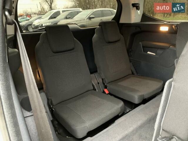 Серый Пежо 5008, объемом двигателя 1.6 л и пробегом 276 тыс. км за 7999 $, фото 33 на Automoto.ua