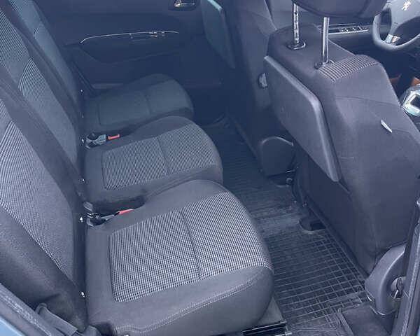 Серый Пежо 5008, объемом двигателя 1.6 л и пробегом 188 тыс. км за 6999 $, фото 17 на Automoto.ua