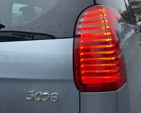 Серый Пежо 5008, объемом двигателя 1.6 л и пробегом 188 тыс. км за 6999 $, фото 10 на Automoto.ua