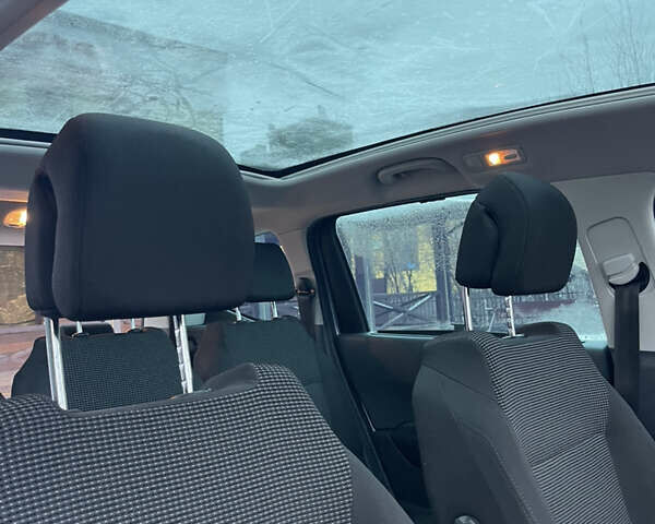 Серый Пежо 5008, объемом двигателя 1.6 л и пробегом 188 тыс. км за 6999 $, фото 23 на Automoto.ua