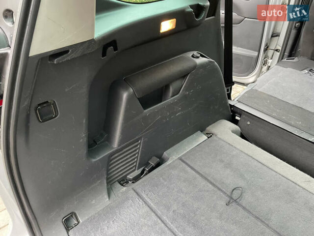 Серый Пежо 5008, объемом двигателя 2 л и пробегом 218 тыс. км за 8600 $, фото 20 на Automoto.ua