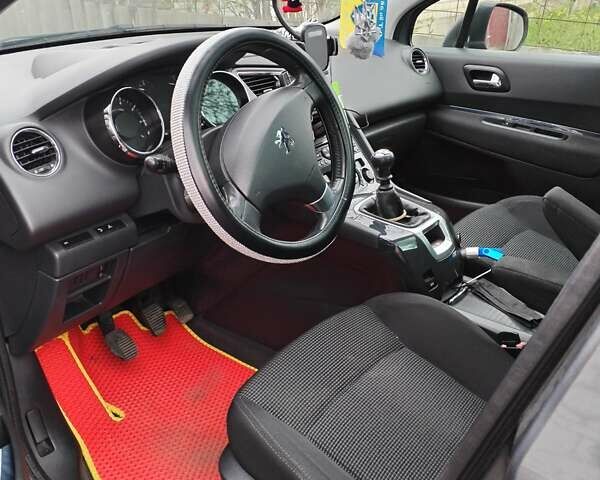 Серый Пежо 5008, объемом двигателя 1.6 л и пробегом 254 тыс. км за 7000 $, фото 8 на Automoto.ua