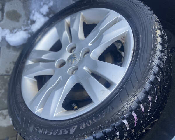 Серый Пежо 5008, объемом двигателя 1.6 л и пробегом 191 тыс. км за 7850 $, фото 21 на Automoto.ua