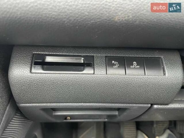 Серый Пежо 5008, объемом двигателя 2 л и пробегом 302 тыс. км за 8990 $, фото 16 на Automoto.ua