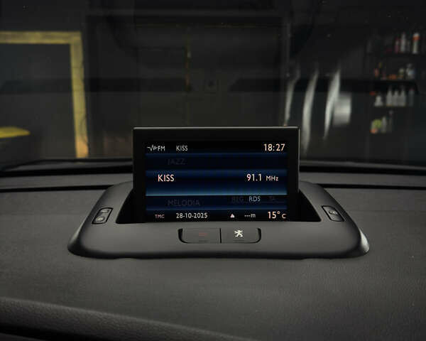 Серый Пежо 5008, объемом двигателя 2 л и пробегом 258 тыс. км за 9700 $, фото 8 на Automoto.ua