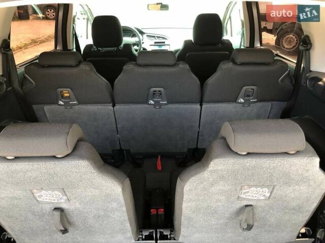 Серый Пежо 5008, объемом двигателя 1.6 л и пробегом 217 тыс. км за 6500 $, фото 28 на Automoto.ua