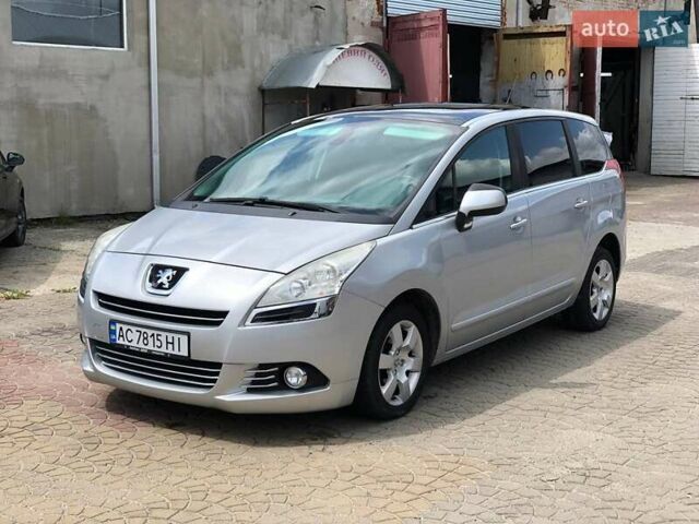 Серый Пежо 5008, объемом двигателя 1.6 л и пробегом 217 тыс. км за 6500 $, фото 1 на Automoto.ua