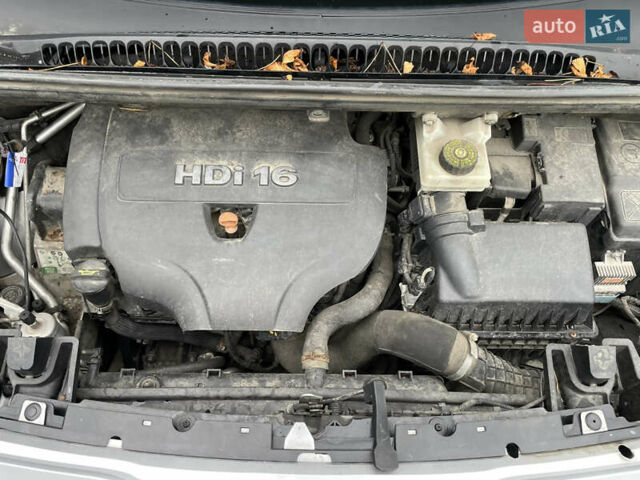 Серый Пежо 5008, объемом двигателя 2 л и пробегом 218 тыс. км за 8600 $, фото 1 на Automoto.ua