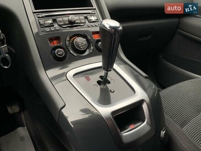 Серый Пежо 5008, объемом двигателя 1.6 л и пробегом 276 тыс. км за 7999 $, фото 51 на Automoto.ua