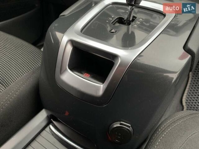 Серый Пежо 5008, объемом двигателя 1.6 л и пробегом 276 тыс. км за 7999 $, фото 39 на Automoto.ua