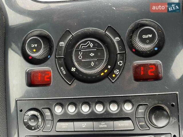 Серый Пежо 5008, объемом двигателя 2 л и пробегом 302 тыс. км за 8990 $, фото 26 на Automoto.ua