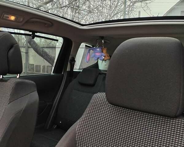 Серый Пежо 5008, объемом двигателя 1.6 л и пробегом 254 тыс. км за 7000 $, фото 11 на Automoto.ua