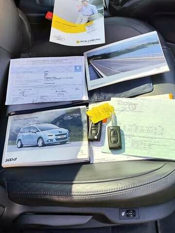 Серый Пежо 5008, объемом двигателя 1.6 л и пробегом 180 тыс. км за 8100 $, фото 3 на Automoto.ua