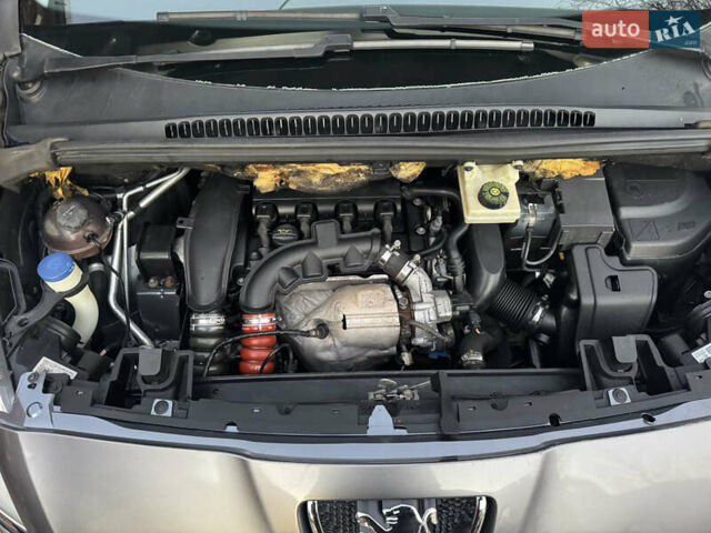 Серый Пежо 5008, объемом двигателя 1.6 л и пробегом 172 тыс. км за 6300 $, фото 9 на Automoto.ua