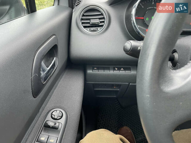 Серый Пежо 5008, объемом двигателя 2 л и пробегом 218 тыс. км за 8600 $, фото 8 на Automoto.ua