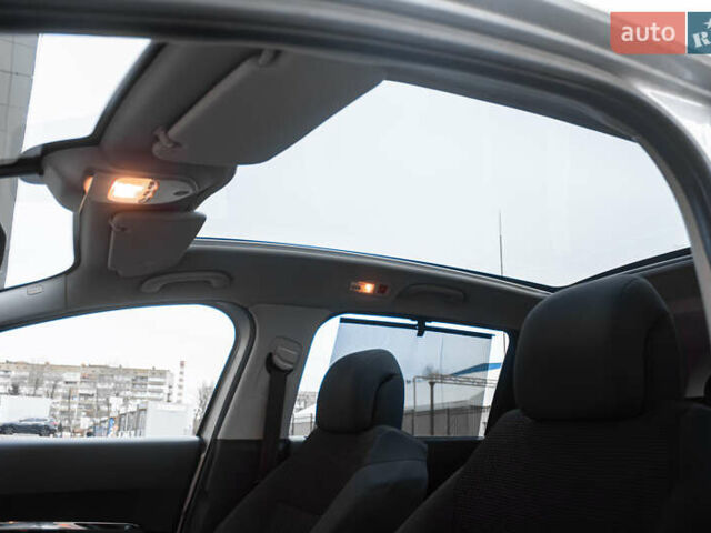 Сірий Пежо 5008, об'ємом двигуна 1.6 л та пробігом 243 тис. км за 9500 $, фото 11 на Automoto.ua