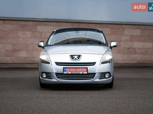 Сірий Пежо 5008, об'ємом двигуна 1.6 л та пробігом 243 тис. км за 9500 $, фото 6 на Automoto.ua