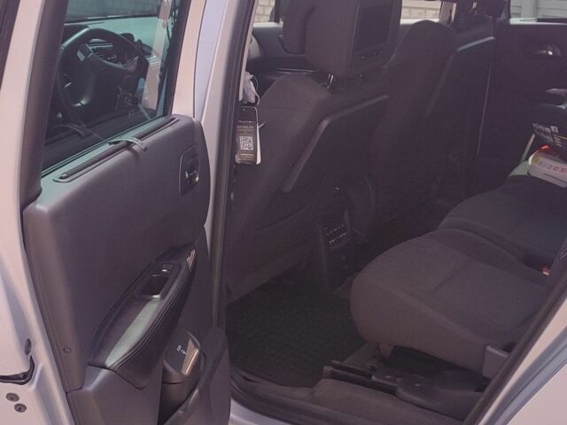 Сірий Пежо 5008, об'ємом двигуна 1.6 л та пробігом 320 тис. км за 8100 $, фото 17 на Automoto.ua