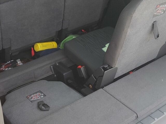 Сірий Пежо 5008, об'ємом двигуна 1.6 л та пробігом 320 тис. км за 8100 $, фото 14 на Automoto.ua