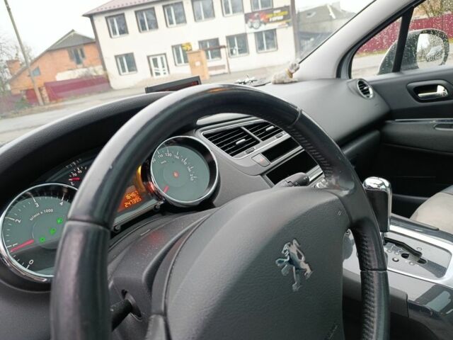 Серый Пежо 5008, объемом двигателя 2 л и пробегом 247 тыс. км за 10500 $, фото 8 на Automoto.ua