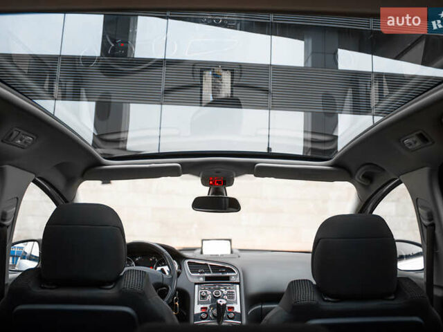 Сірий Пежо 5008, об'ємом двигуна 1.6 л та пробігом 243 тис. км за 9500 $, фото 17 на Automoto.ua